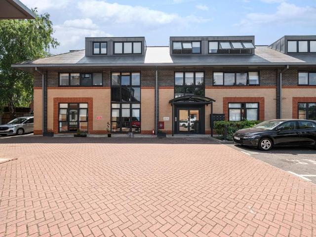 Flat for sale in Sheerwater, Woking
