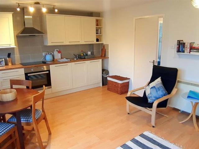 Flat for sale in Harlech