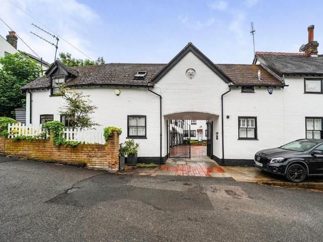Flat for sale in Chislehurst, Greater London