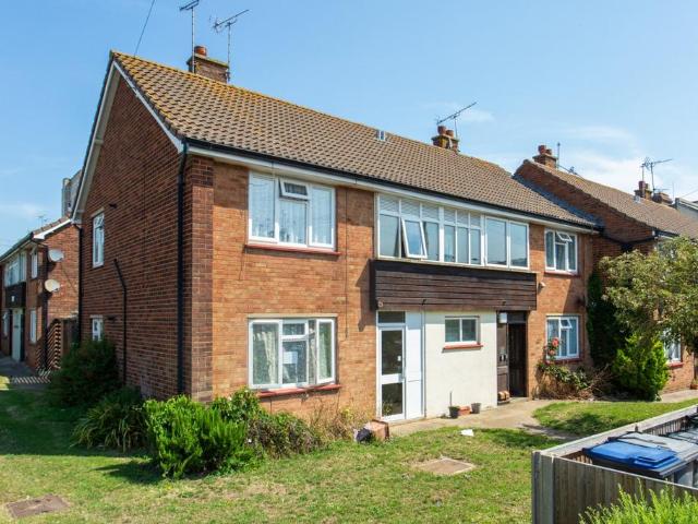 Flat for sale in Oxenden, The Bridge