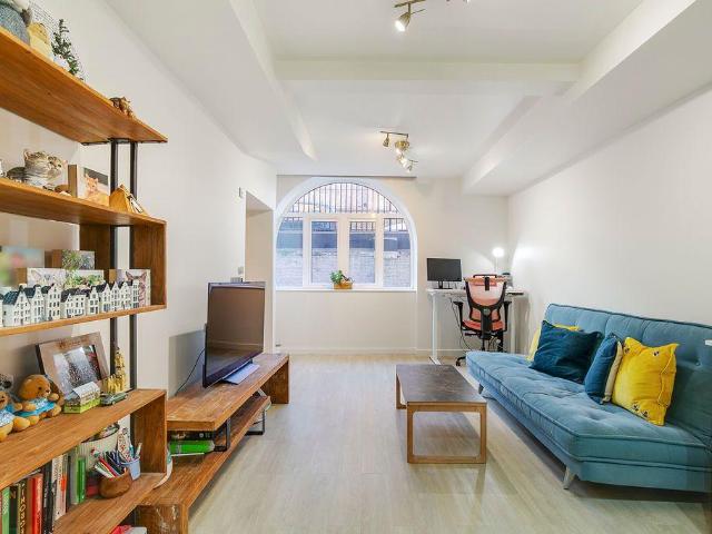 Flat for sale in St. George in the East, Whitechapel