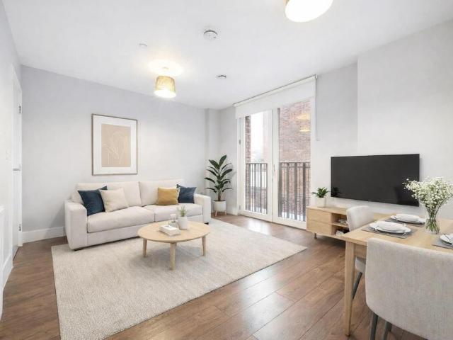 Flat for sale in Brixton, Greater London