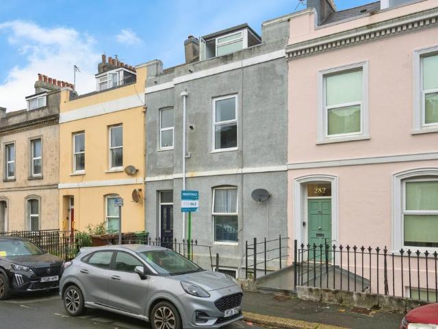 Flat for sale in Pennycomequick, Mount Wise