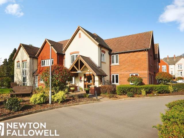 Flat for sale in Hallcroft, Costhorpe