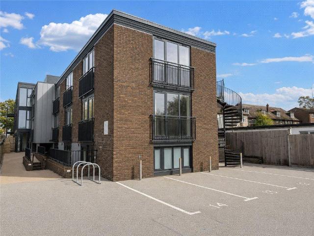 Flat for sale in West Ewell, Ewell