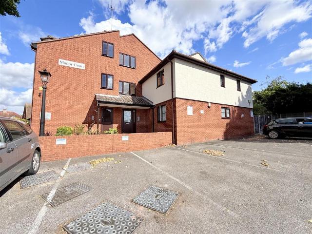 Flat for sale in Epping, Essex