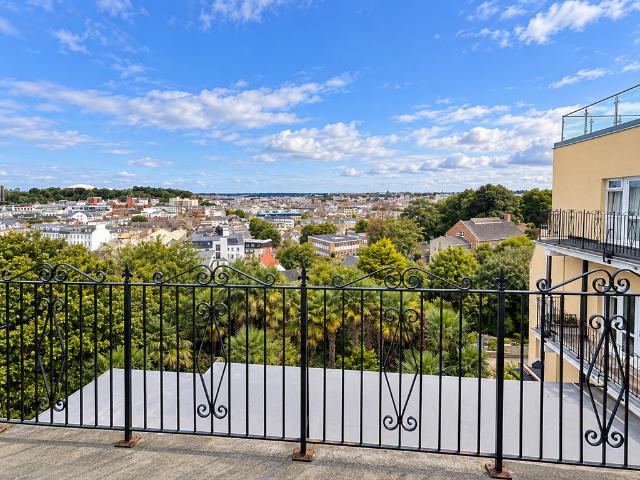 Flat for sale in St Helier, Greater London