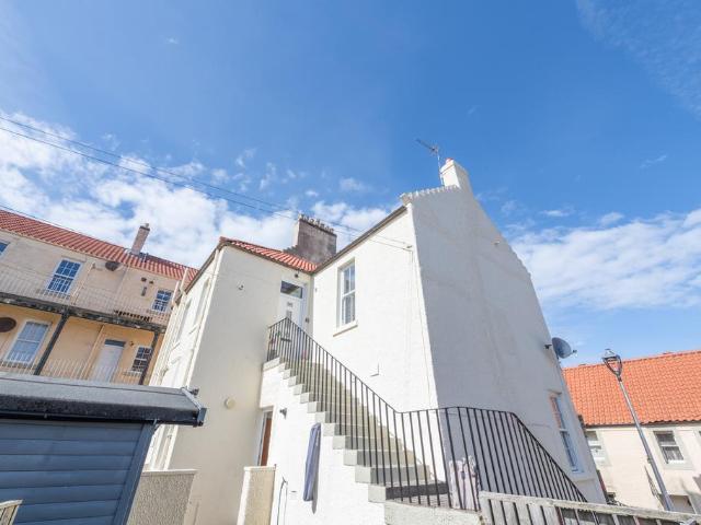Flat for sale in West Wemyss, Scotland