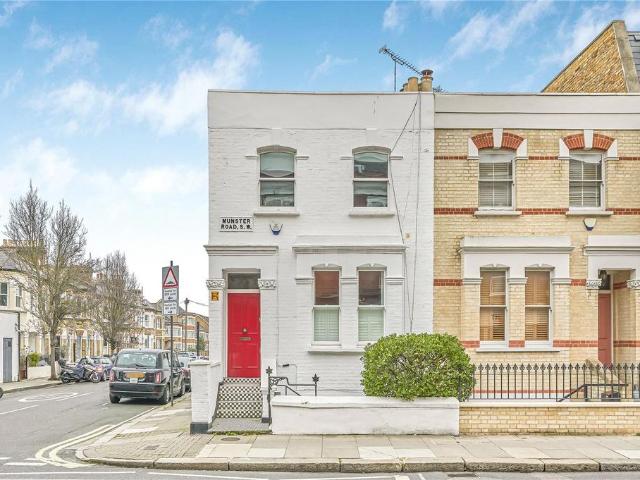 Flat for sale in Fulham, Greater London