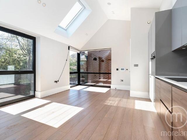 Flat for sale in Golders Green, Isle Of Man