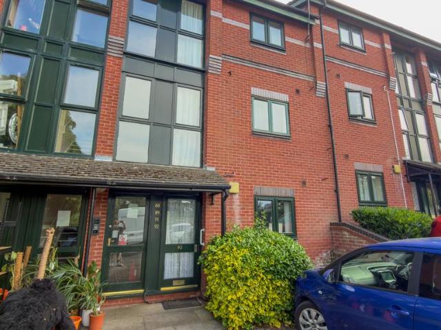 Flat for sale in Birkenhead, Wirral