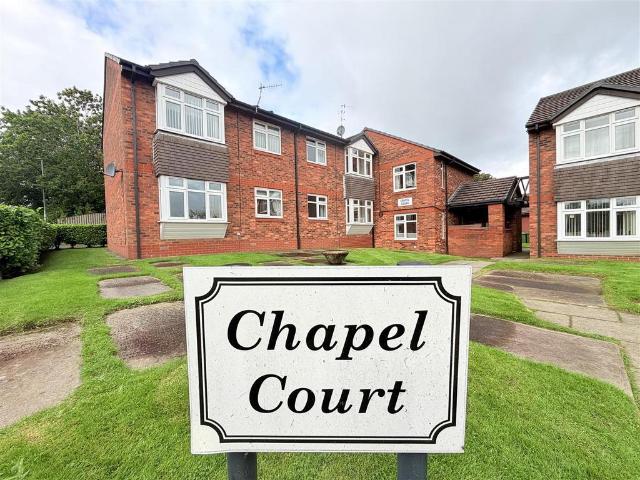 Flat for sale in Mossley Cross, Tameside