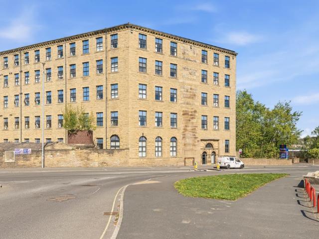 Flat for sale in Boothtown, Halifax