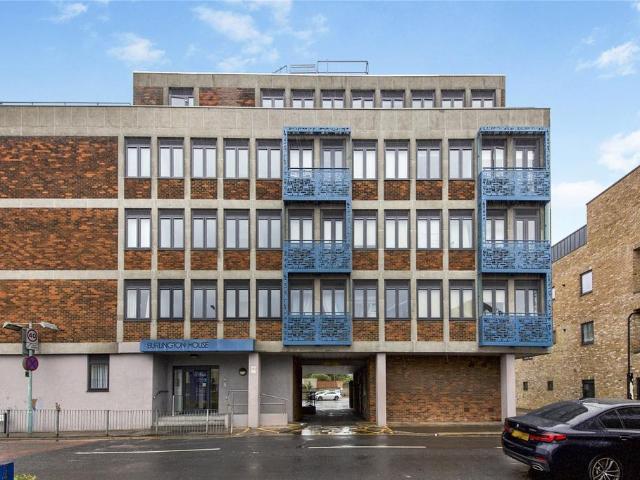 Flat for sale in Broxbourne, Hertfordshire