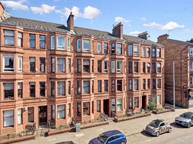 Flat for sale in Strathbungo, Scotland