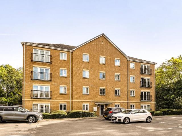 Flat for sale in Wyncliffe Gardens, Cardiff