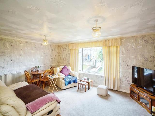 Flat for sale in Milton, Hamerton