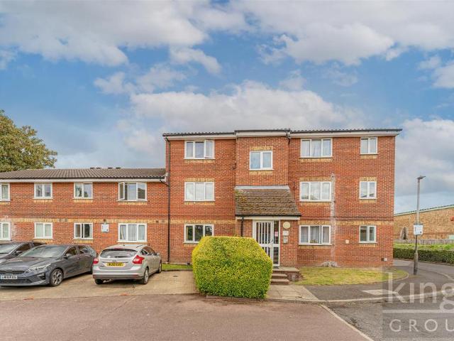 Flat for sale in Leyton, Greater London