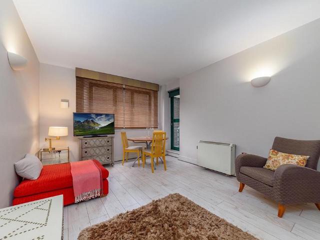Flat for sale in Tower Liberty, Whitechapel