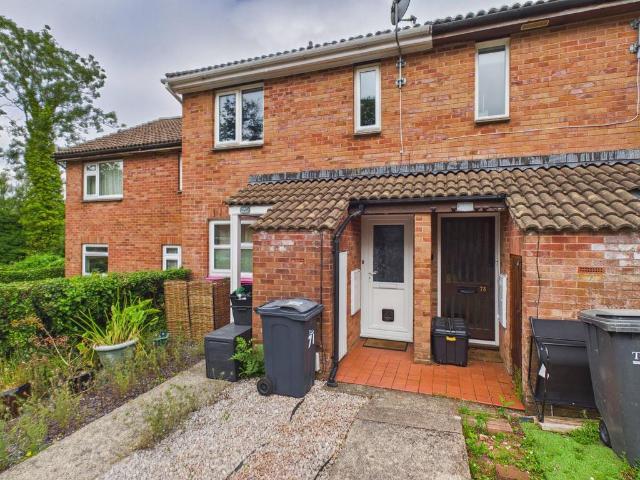 Flat for sale in Roselands, Livermead