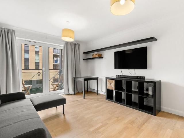 Flat for sale in Battersea, Greater London