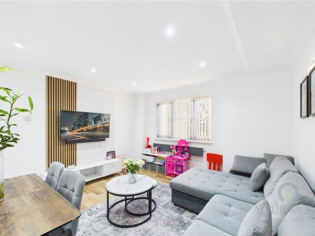 Flat for sale in Semilong, Northampton