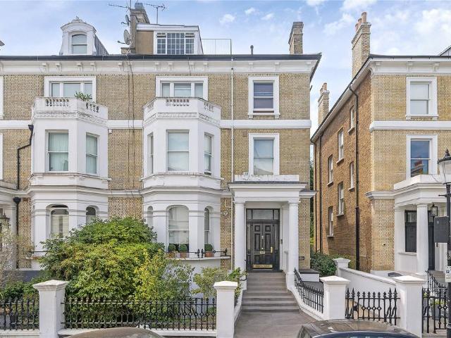 Flat for sale in South Kensington, Greater London