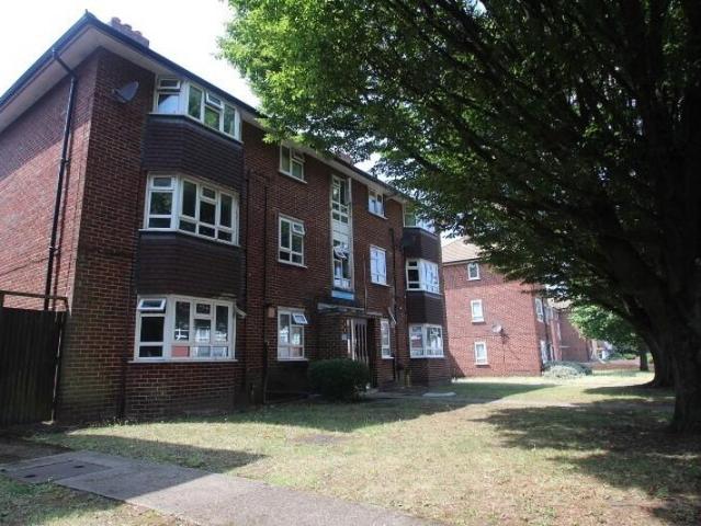 Flat for sale in Upper Elmers End, Greater London