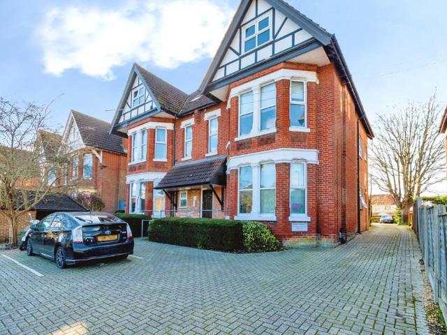 Flat for sale in Hill, City Of Southampton