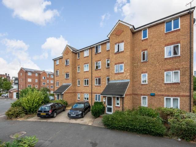 Flat for sale in Greater London