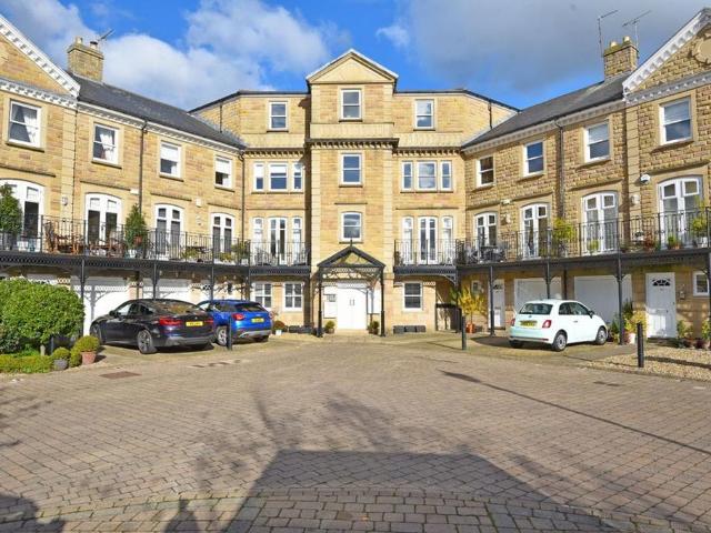 Flat for sale in High Harrogate, Harrogate