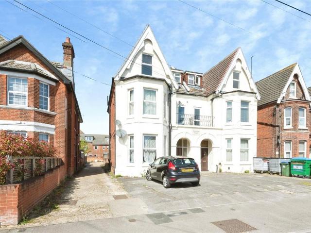 Flat for sale in Hill, City Of Southampton