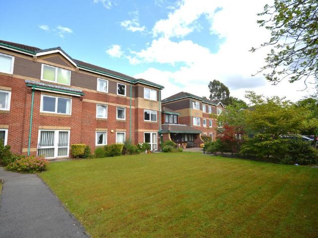 Flat for sale in Heaton Norris, Greater Manchester