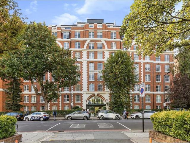 Flat for sale in St. John's Wood, Greater London