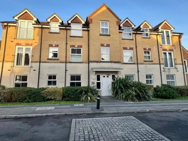 Flat for sale in Hill Park, Fareham
