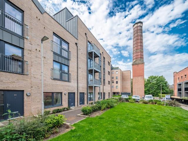 Flat for sale in Leith, Scotland