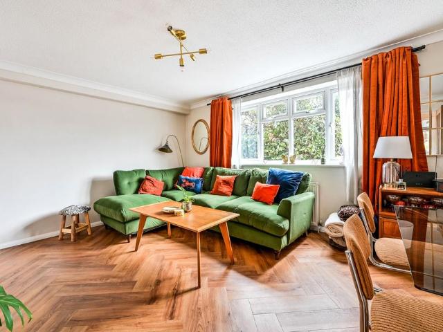 Flat for sale in Bellfields, Westborough