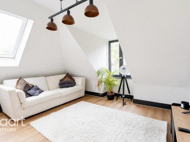 Flat for sale in West Yoke, Sevenoaks
