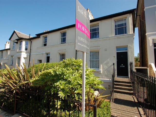 Flat for sale in St James, Sandown Park