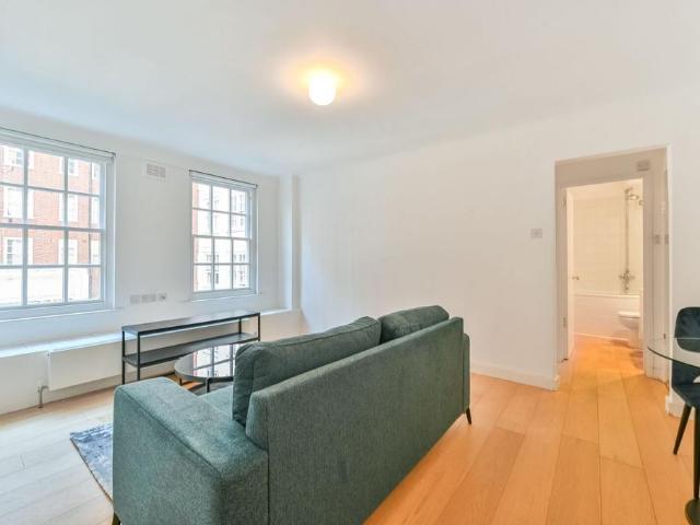 Flat for sale in Paddington, Greater London