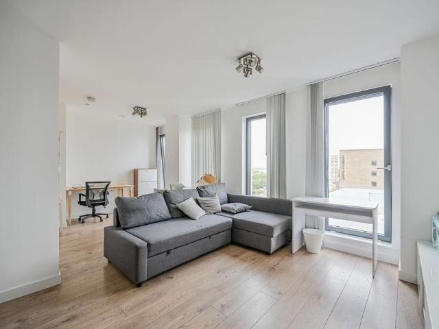 Flat for sale in London Borough of Newham, Greater London