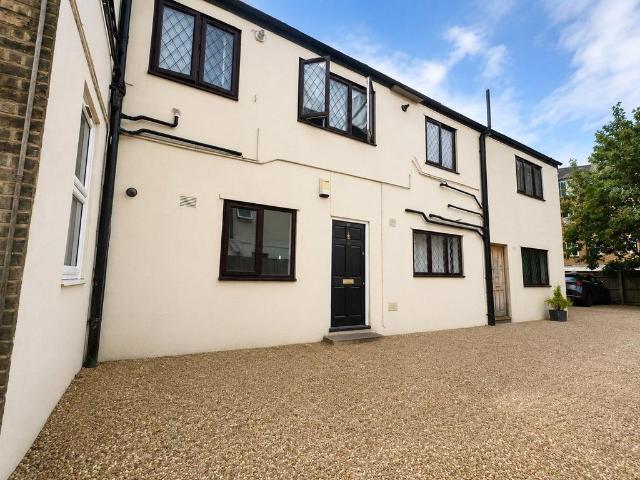 Flat for sale in Greater London