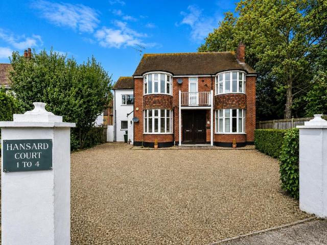 Flat for sale in Acol, Kent