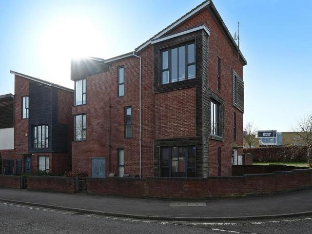 Flat for sale in Priest Down, Hampshire