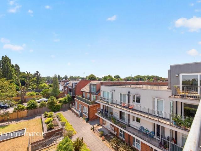 Flat for sale in London Borough of Barnet, Greater London