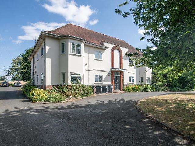 Flat for sale in Wychbold, Wychbold