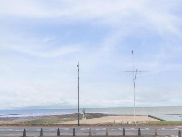 Flat for sale in Westbrook, Acol