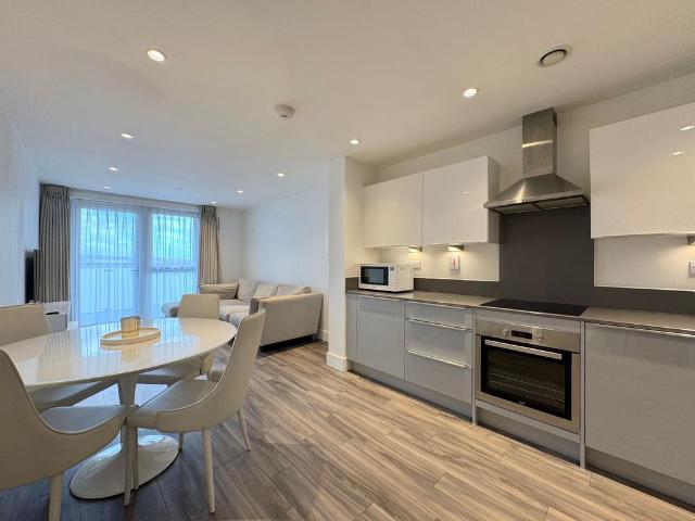 Flat for sale in Colindale, Greater London