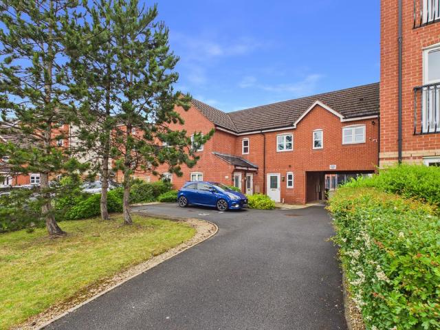 Flat for sale in Comberton, Rushock