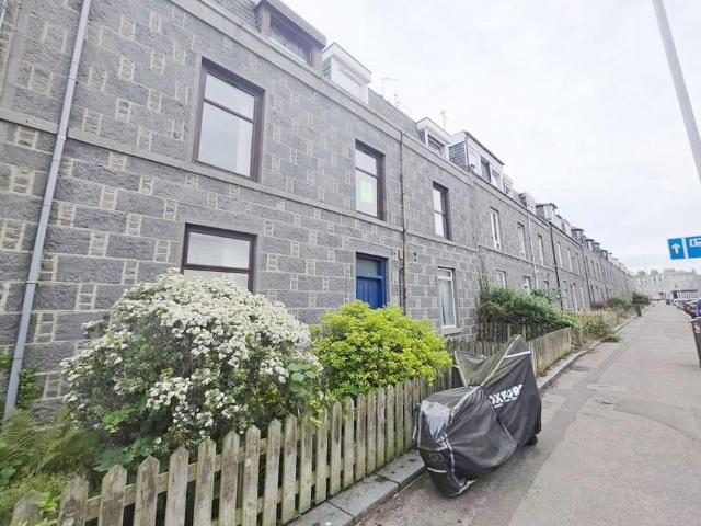 Flat for sale in Ballindoch, Scotland